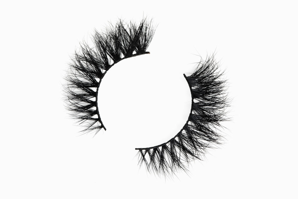 DIY cluster lashes – reusable 3–7 days with bond and seal system