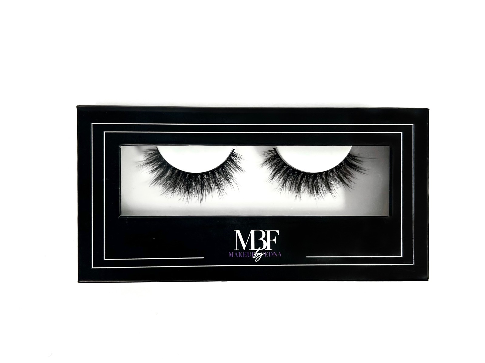 Beginner applying strip lashes with tweezers – how to apply false lashes for beginners