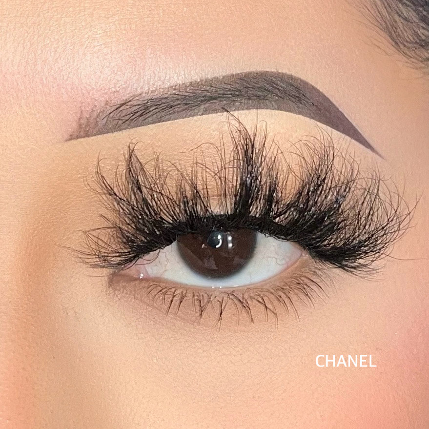 Best Lashes for Almond Eyes